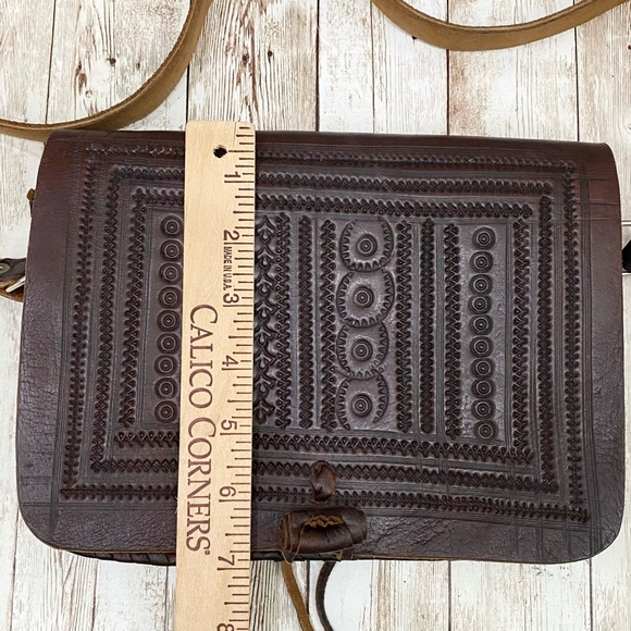 Vintage Hand tooled Embossed Leather Fold Over Crossbody Bag - Picture 8 of 14